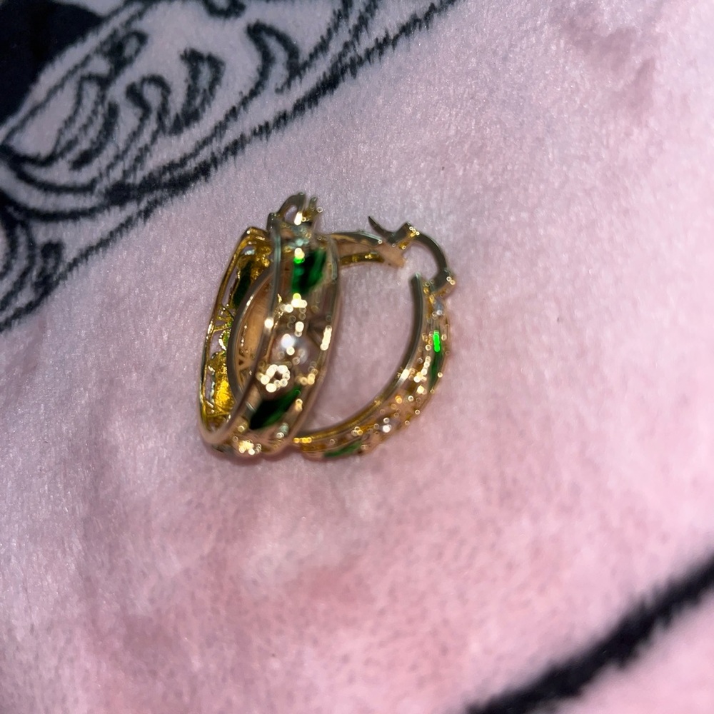 SHEIN Gold Hoop Earrings with Green Accents and Floral Cutouts